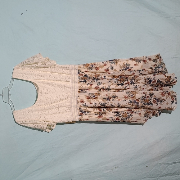 LIBERTY LOVE DRESS - Picture 2 of 9